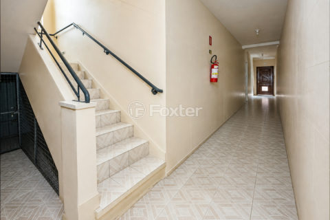 Image 39 - 1017108