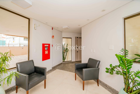 Image 29 - 1001072