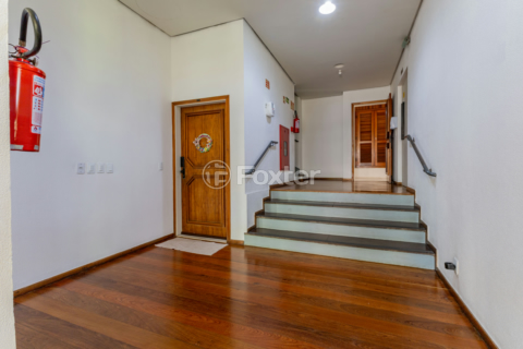 Image 40 - 1001492