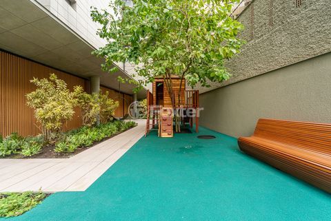Image 33 - 882758