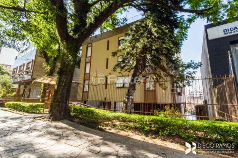 Image 38 - 916006