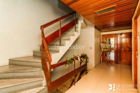 Image 42 - 916006