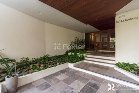 Image 35 - 831698
