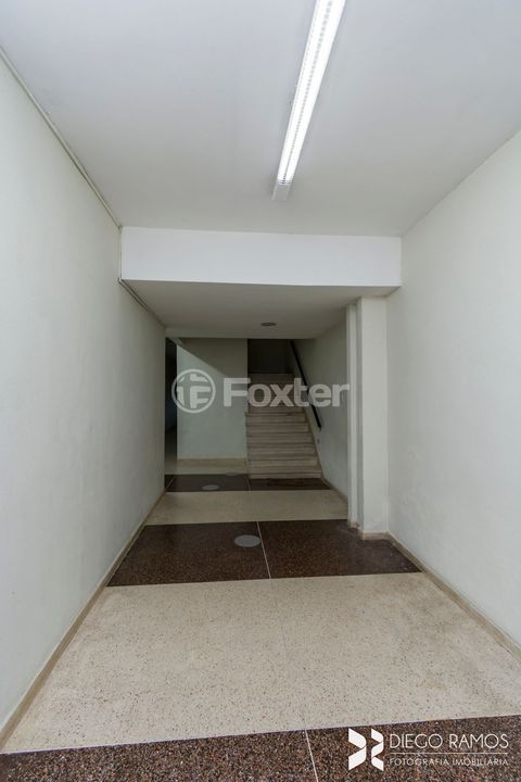 Image 20 - 207053
