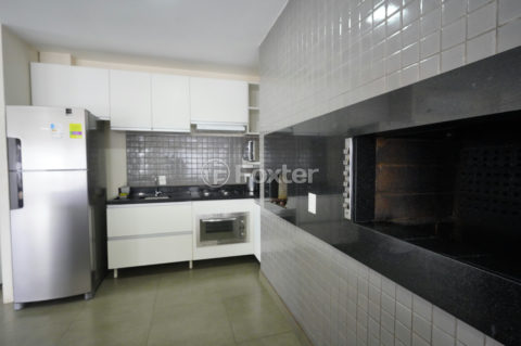 Image 49 - 1018158