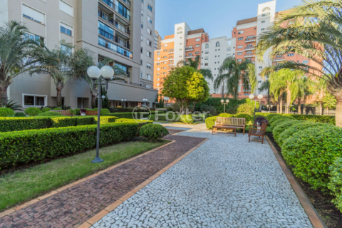 Image 66 - 750069