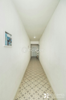 Image 9 - 887940