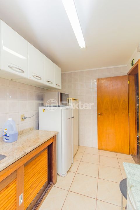 Image 31 - 210036