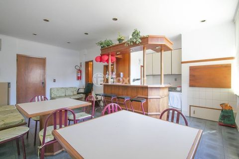 Image 37 - 1009782