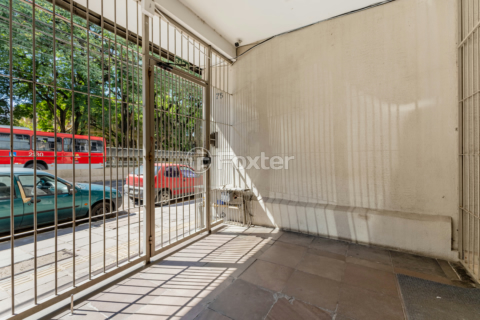 Image 8 - 819460