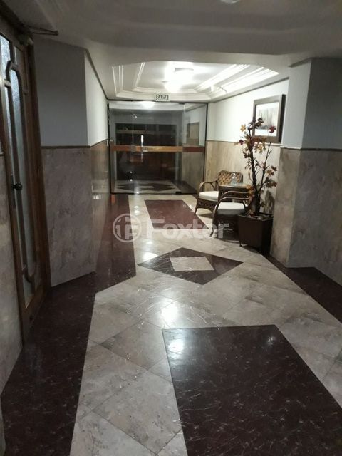 Image 45 - 965957