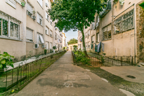 Image 32 - 305492