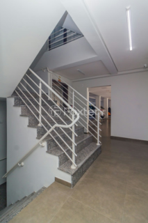 Image 35 - 811064