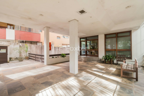 Image 38 - 833675