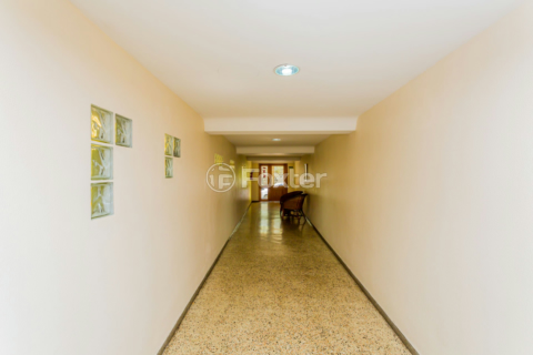 Image 15 - 851046