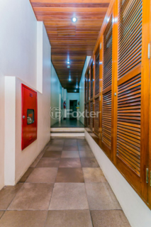 Image 40 - 886958