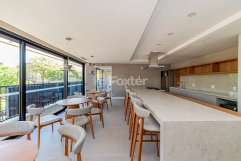 Image 42 - 1002939