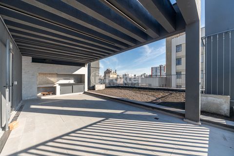 Image 7 - 228615