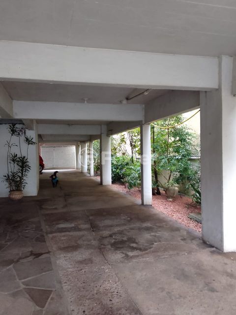 Image 10 - 887708