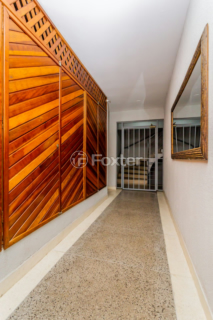 Image 19 - 981466