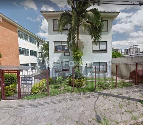 Image 12 - 884868
