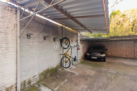 Image 22 - 907587