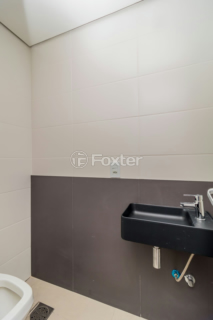 Image 34 - 1010672