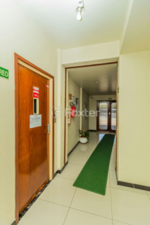 Image 34 - 1001093