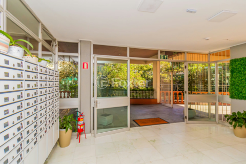 Image 20 - 881787