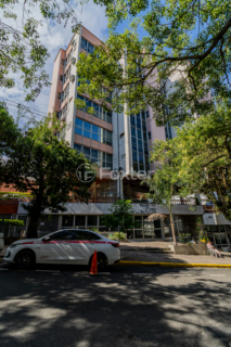 Image 13 - 881787