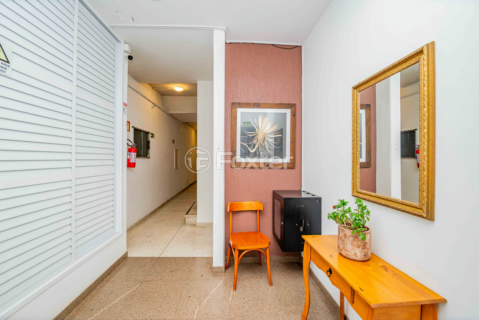 Image 35 - 942230