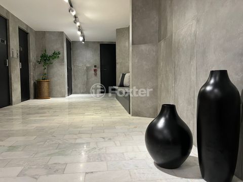 Image 25 - 887739