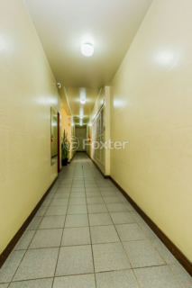 Image 21 - 894410