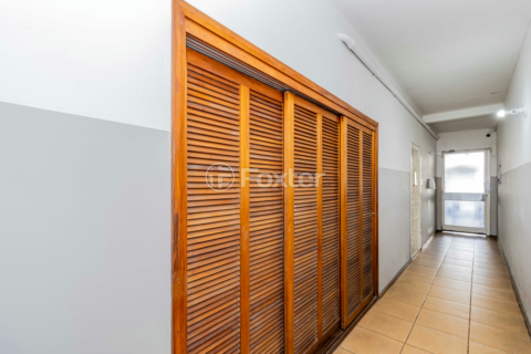 Image 31 - 930625