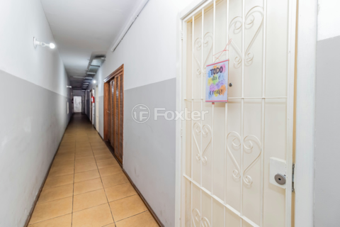 Image 32 - 930625
