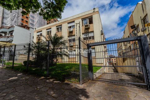 Image 19 - 915091