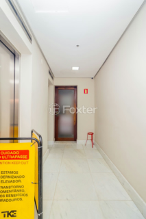 Image 31 - 295200