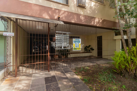 Image 21 - 985852