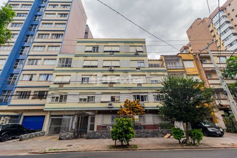 Image 21 - 953556