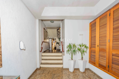 Image 37 - 898446