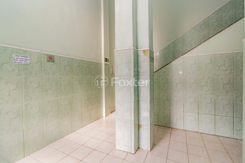 Image 21 - 888647