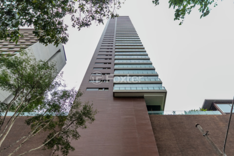 Image 42 - 1005643