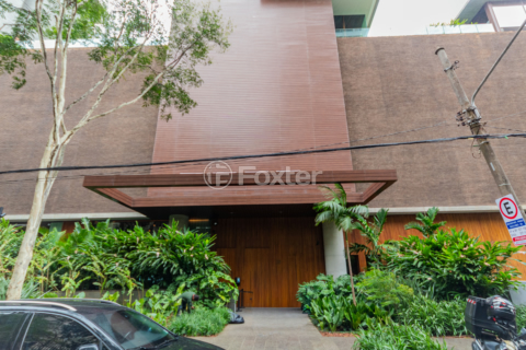 Image 43 - 1005643