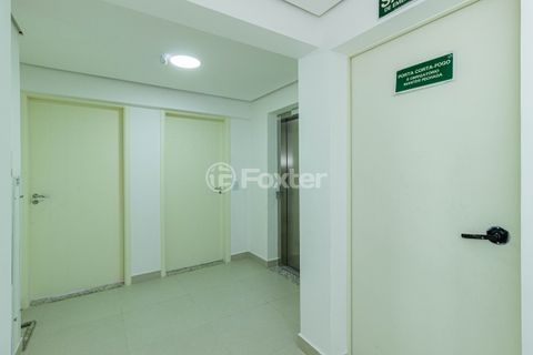 Image 25 - 933685