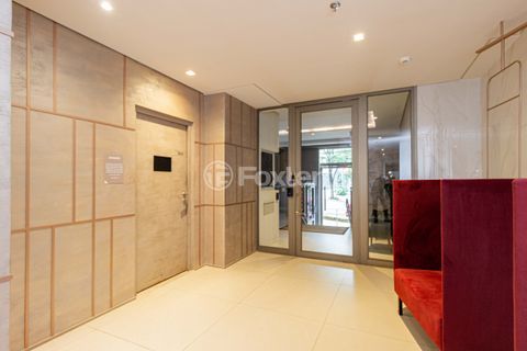 Image 17 - 894130