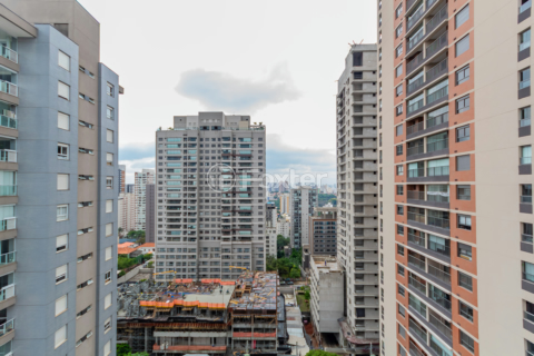 Image 21 - 956632