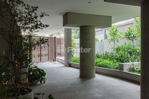 Image 8 - 188071