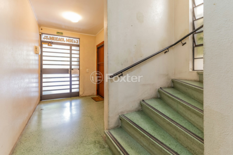 Image 32 - 967596
