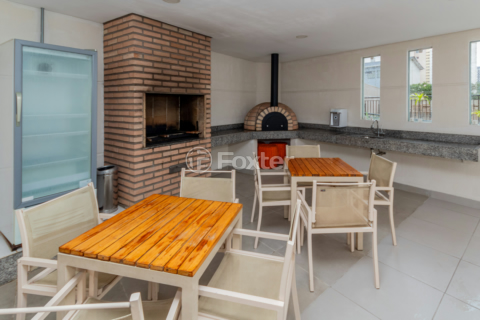 Image 33 - 984255