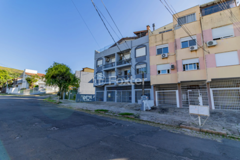 Image 33 - 985618